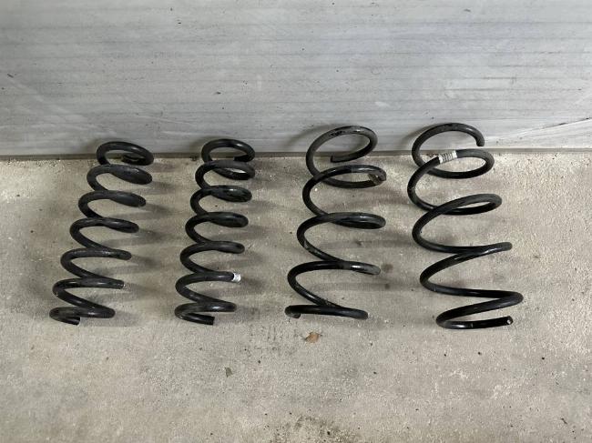 Verkaufe - OEM Toyota Supra A90 Federn