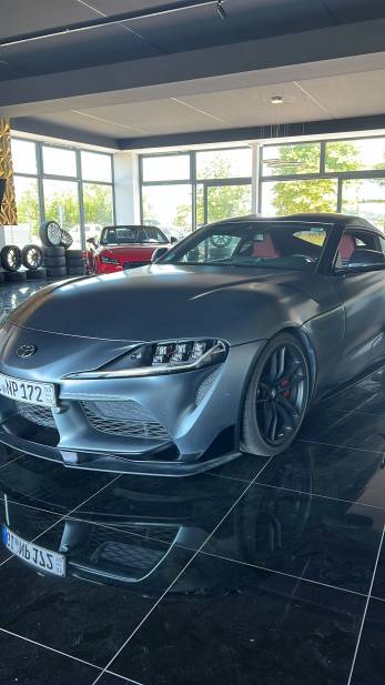 Foto von A90Grey Da ist sie endlich! Nachdem mein 370Z Nismo verkauft wurde, freue ich mich auf den Austausch über Teile und vorallem Tüv eintragungen! 😂