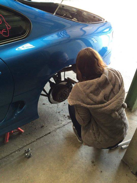 Photo of Jacky1711 Die Bremssättel habe ich in pink lackiert, passend zu den Stickern. Dafür habe ich die Bremsbeläge mit der Drahtbürste gereinigt und den Lack der Marke raid verwendet. The calipers I painted in pink , with matching stickers. For that I have the pads cleaned with a wire brush and used to paint the brand raid .