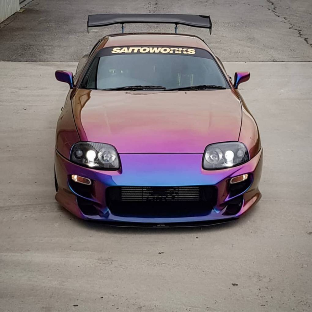 Foto von Sommertech Mondays Photo: @domsupra #sommertech #supragramm #supramkiv #supramk4 #supraowners #midnightpurple #veilside #volk #ridox #aprperformance #top_secret #flexfuel #hks #injectordynamics #naritadogfight #2step #swisscars #tigerstyle #mkiv #toyotasupra #toyota #2jz #loweredlifestyle #e85 #linkg4 #cleanstyle #deatschwerks #rays #carporn #boost